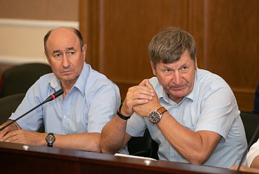 В центре внимания – региональные и федеральные законы